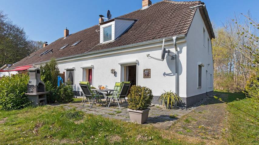 Ferienwohnung für 3 Personen, mit Terrasse und Garten in Gingst