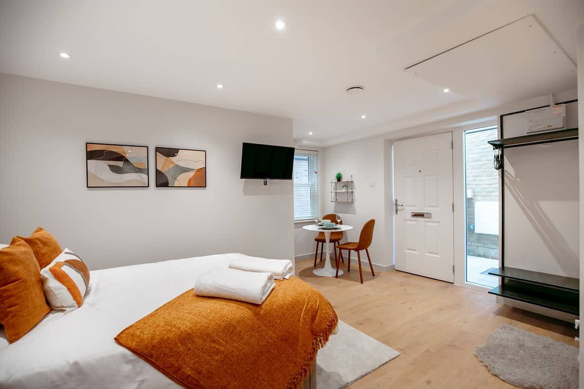 Entire apartment, Lindenstone | Ground Floor Accessible Studio in Kent