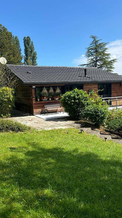 Three-Bedroom Chalet in Sciez, Région de Thonon-les-Bains