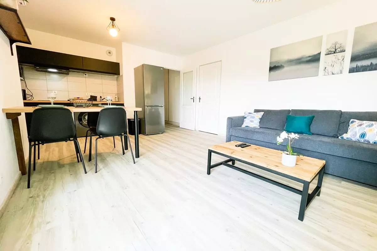 Appartement entier, Appartements pour 4 Personnes in Montbonnot-Saint-Martin, Isère