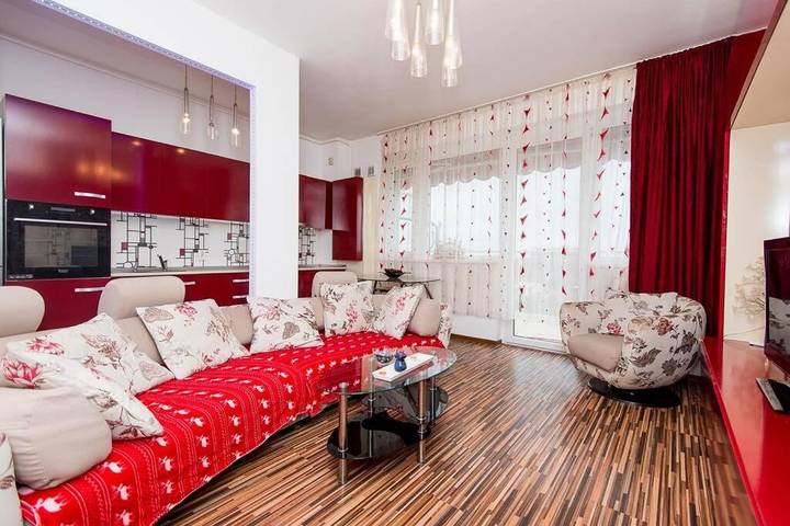 Appartement de vacances pour 4 personnes, avec Balcon et Jacuzzi ainsi que Terrasse et Jardin