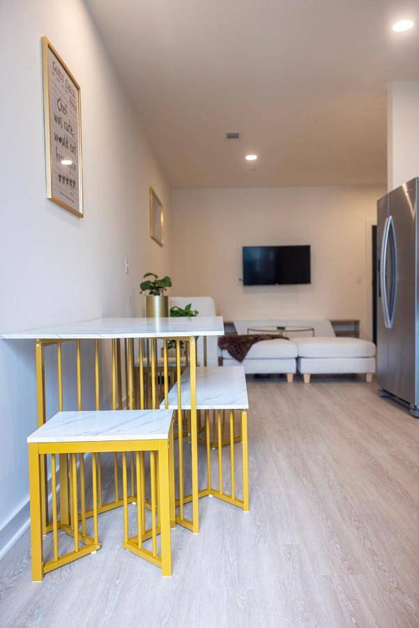 Apartamento para 2 personas, con piscina además de terraza y vistas en Richmond