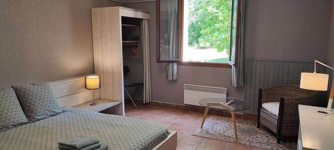 Chambre d’hôte pour 2 personnes, avec Terrasse ainsi que Jardin et Vue