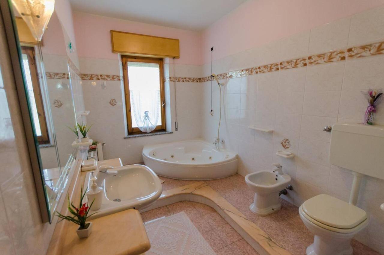 Double or Twin Room with Shared Bathroom in Loceri, Barbagia