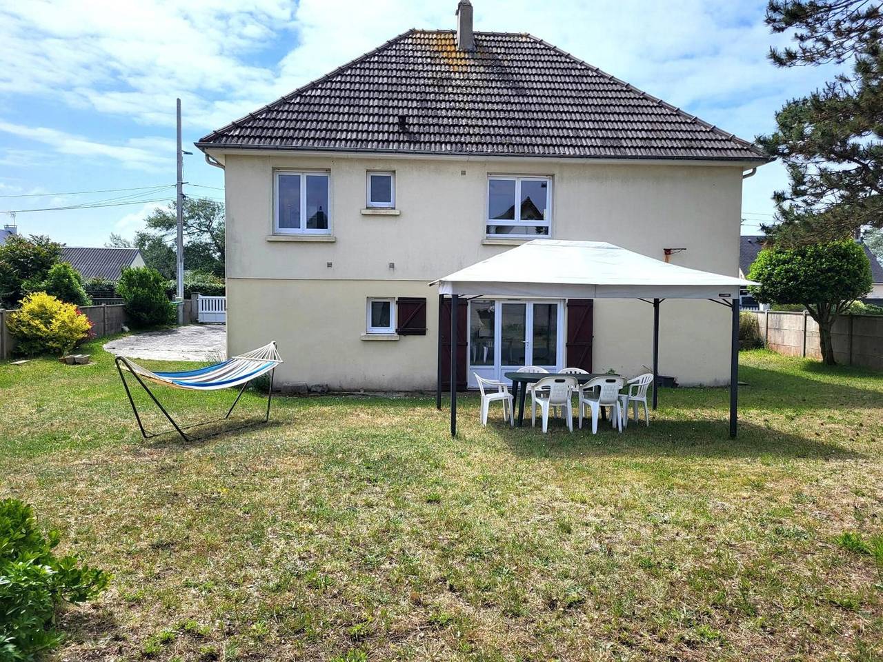 Maison de bord de mer Alizée avec terrasse, jardin privés et Wi-Fi in Saint-Germain-sur-Ay, Région de Coutances