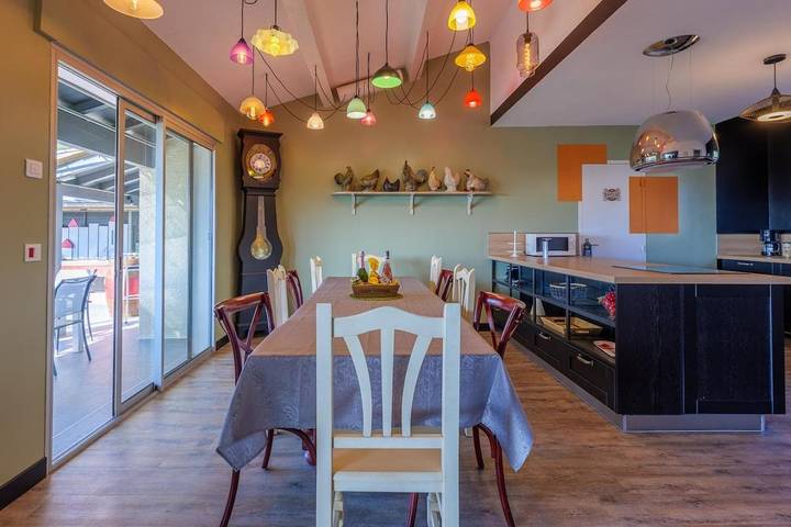 Location de vacances pour 10 personnes, avec vue et jardin ainsi que sauna et piscine à Conilhac-Corbières - 2