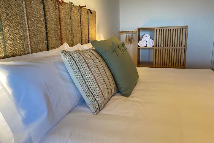 Beachfront Home · 5 Steps to the Sand · Large Private Terrace with Pergola · AC in Cunit, Penedes DO