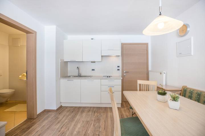 Ganze Wohnung, Runcac - Ferienwohnung Roterins mit Bergblick, Wlan & Balkon in San Vigilio di Marebbe, Enneberg