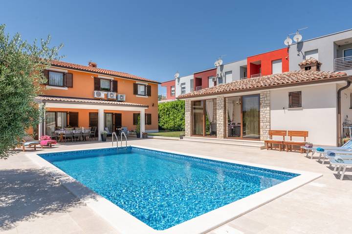 Ferienhaus für 8 Personen, mit Pool und Terrasse sowie Garten in Umag - 4