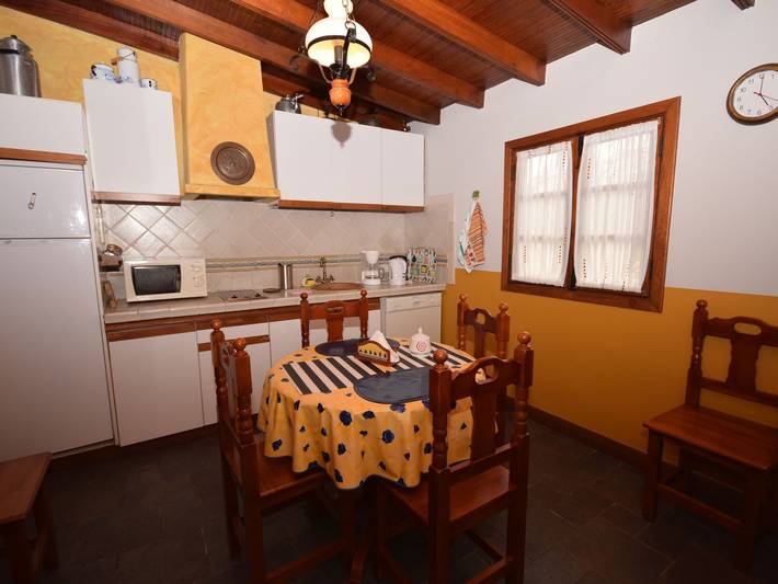 Casa rural para 4 personas, con jardín además de terraza y piscina en La Orotava - 3