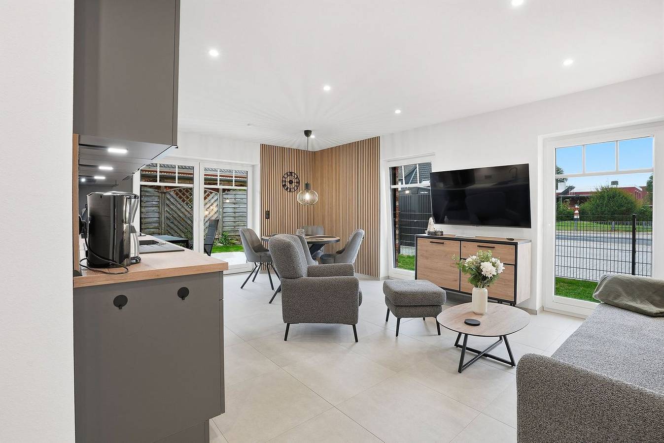 Ganze Wohnung, Küstenkoje: Neue Ferienwohnung mit Garten in Norddeich in Norddeich, Norden und Umgebung