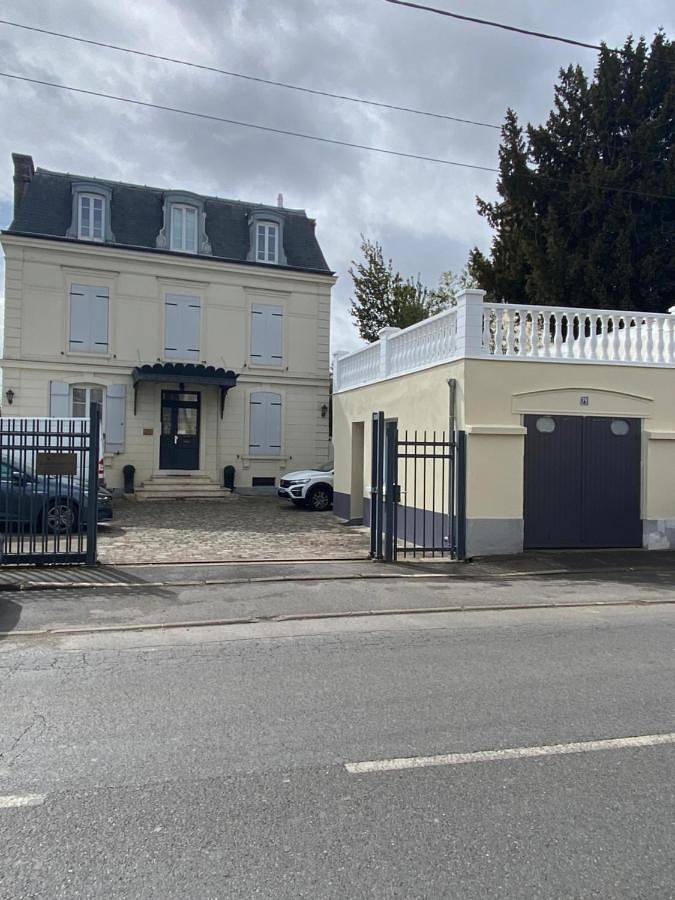 Appartement entier, One-Bedroom Apartment in Champlan, Essonne