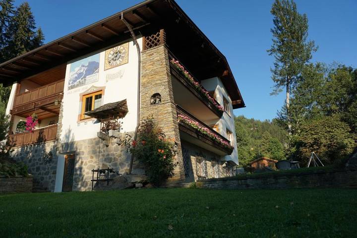 Ferienwohnung für 4 Personen, mit Terrasse und Garten sowie Ausblick