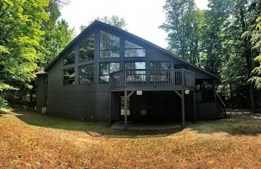 Cabin Rentals And Lodges for 20 Guests in Algonquin Provincial Park, Picture 1