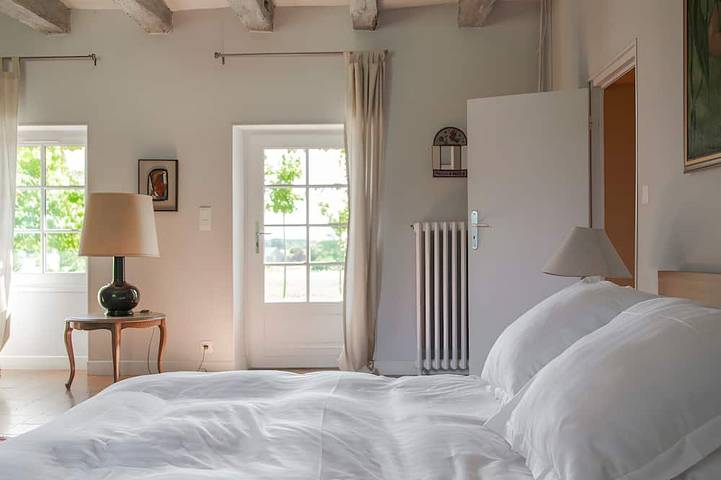 Location de vacances pour 11 personnes, avec piscine ainsi que jardin et terrasse à Ambillou - 2