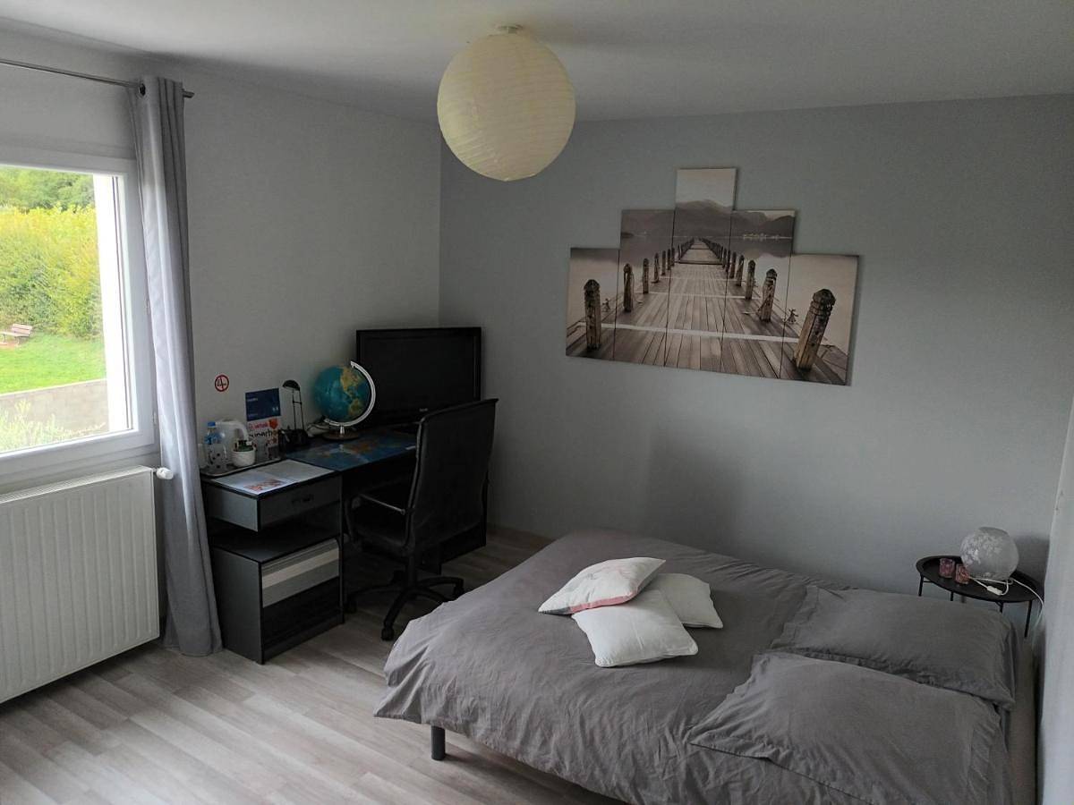 Appartement de vacances entier, Double Room with Private Bathroom in Mison, Région de Forcalquier