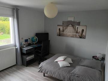 Cottage pour 2 personnes, avec vue et jardin ainsi que piscine et bassin pour enfant, animaux acceptés à Mison