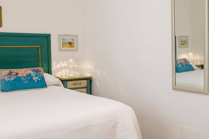 Entire apartment, Apartment 'Casa Cordemar Alghero' with Private Terrace, Wi-Fi and Air Conditioning in Pivarada, Alghero