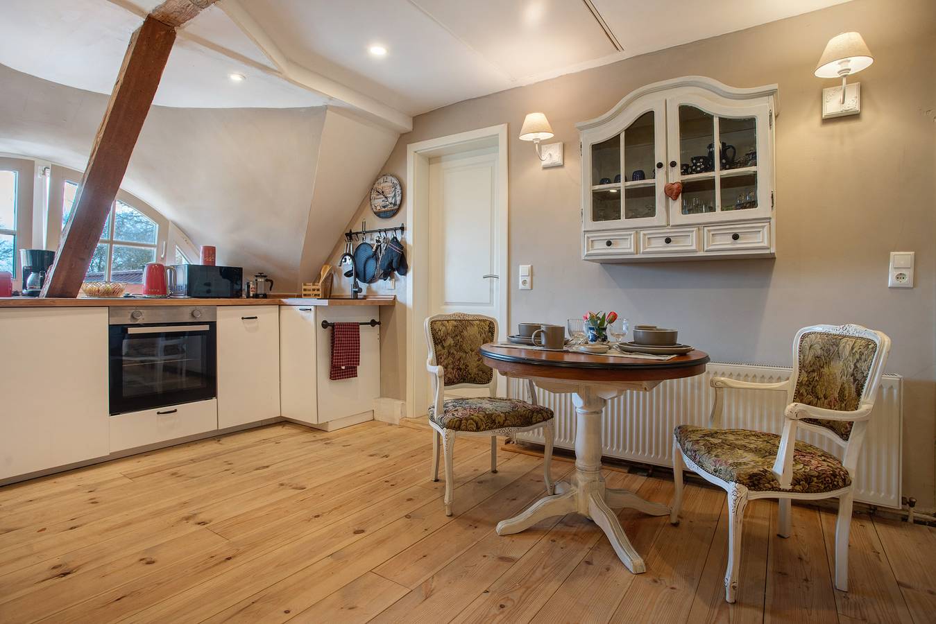 Ganze Wohnung, Ferienwohnung 'Urlaub Unterm Reetdach' mit Privatem Garten und Wi-Fi in Bodstedt, Fuhlendorf