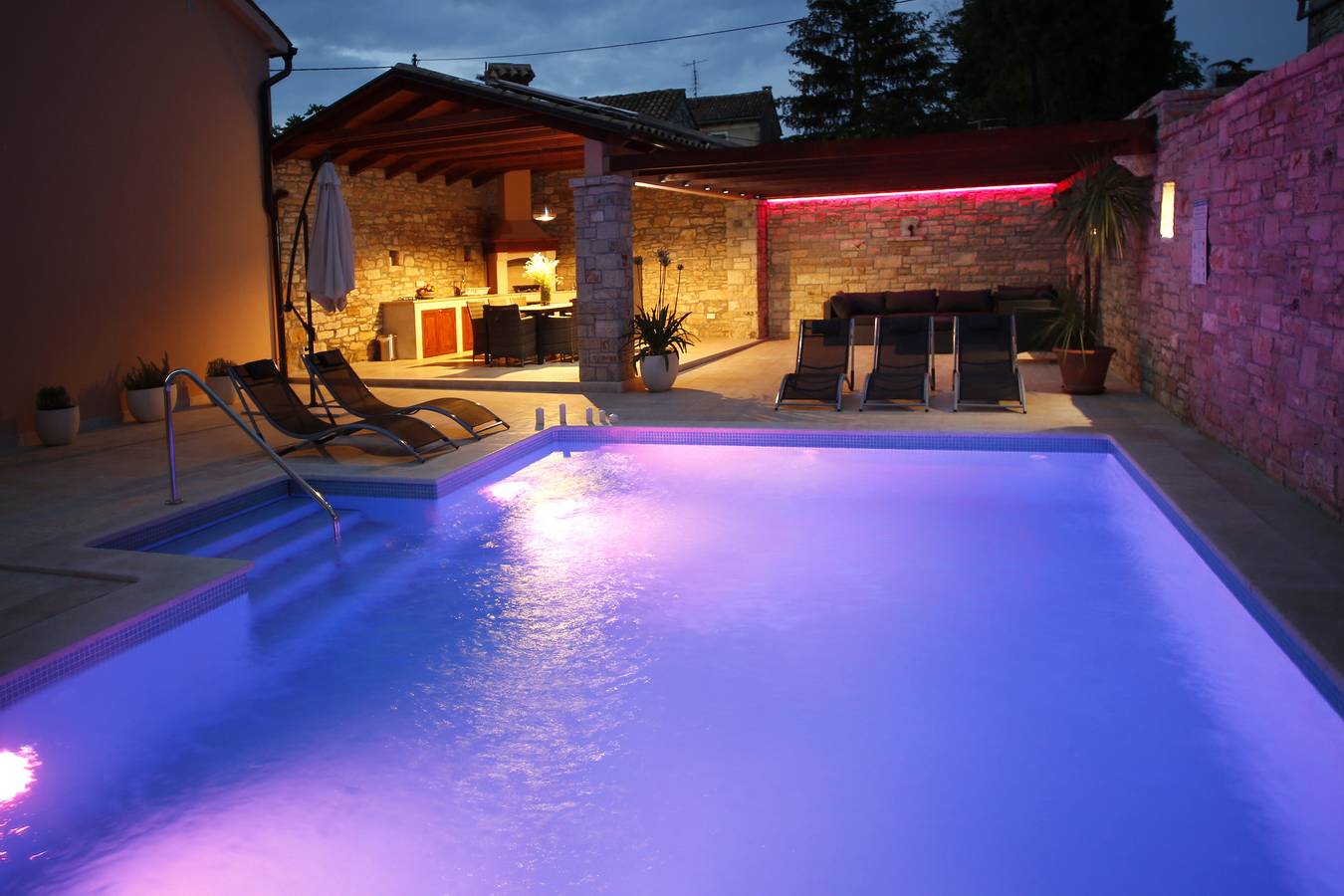 Spa Whirlpool, Sauna, Steinvilla mit privatem Pool in Kanfanar, Zentralistrien