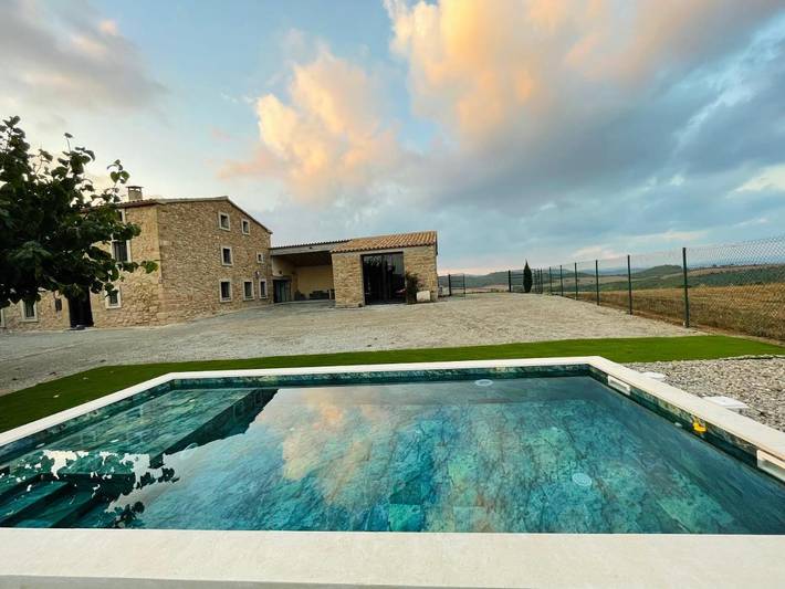 Casa rural para 13 personas, con vistas además de piscina y jardín en Anoia (España)