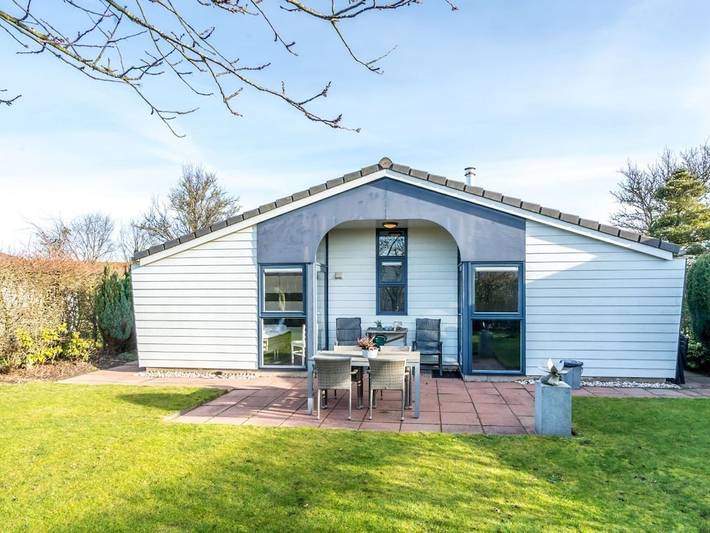 Ferienhaus für 4 Personen, mit Terrasse und Garten in Renesse