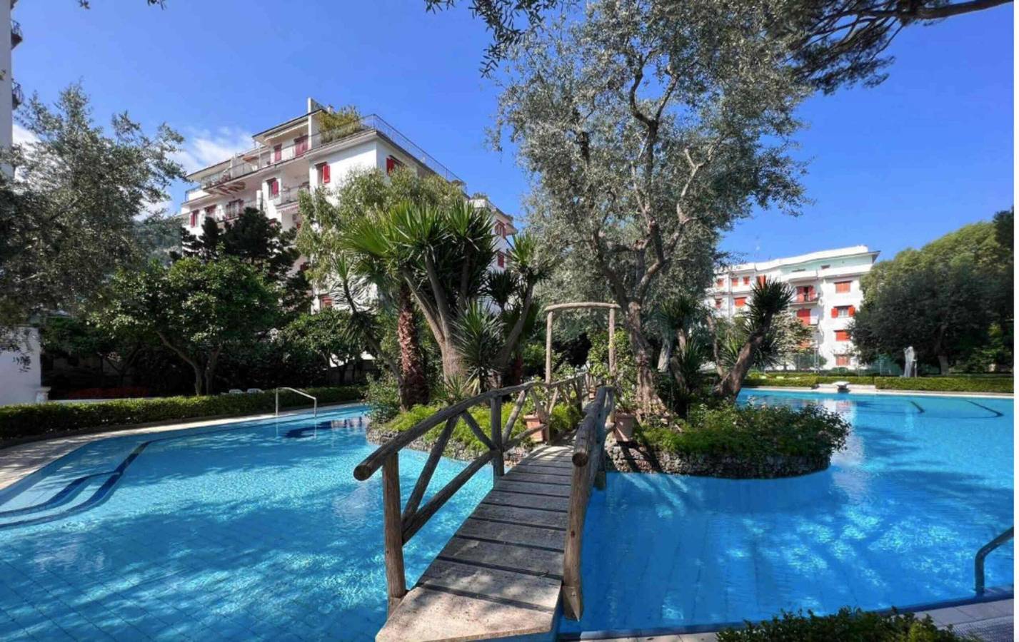Entire apartment, Apartment 'La Terrazza Di Zia Pa'' with Sea View, Wi-Fi and Air Conditioning in Sorrento, Sorrento Coast