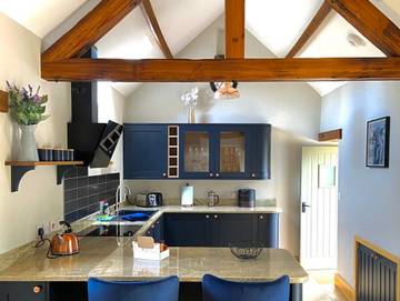 Log Cabin for 2 People in Parwich, Peak District, Photo 2