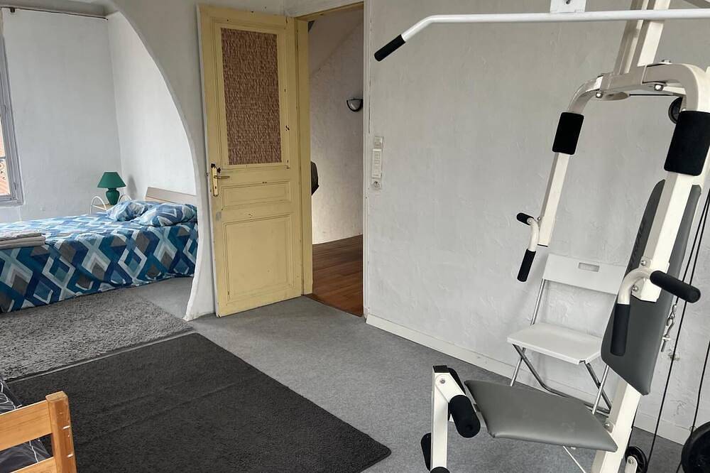Large 250 m² house with secure private parking - Argenteuil, near Paris in Argenteuil, Val-d'Oise