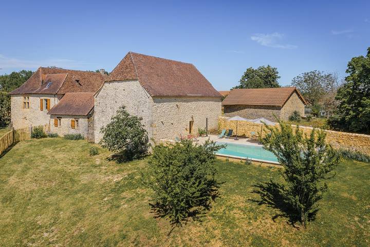 Gîte pour 9 personnes, avec piscine, animaux acceptés
