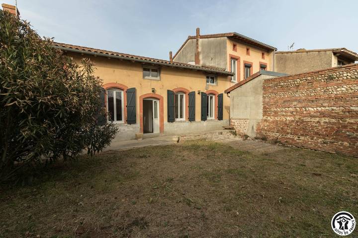 Gîte pour 8 personnes, avec jardin