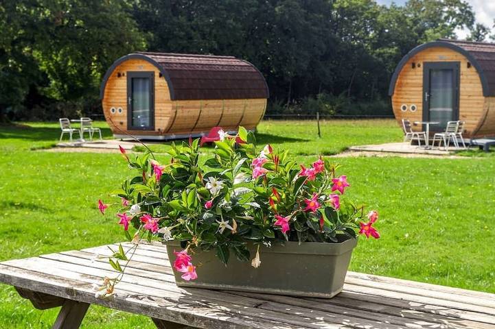 Gîte pour 4 personnes, avec jardin à Lugny