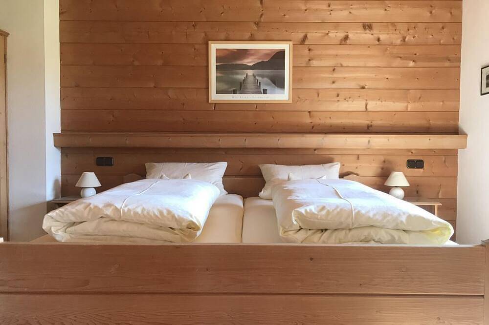 Ganze Wohnung, Landhaus Freisl - Appartement (Nr. 1) in Bad Kohlgrub, Bayerische Alpen