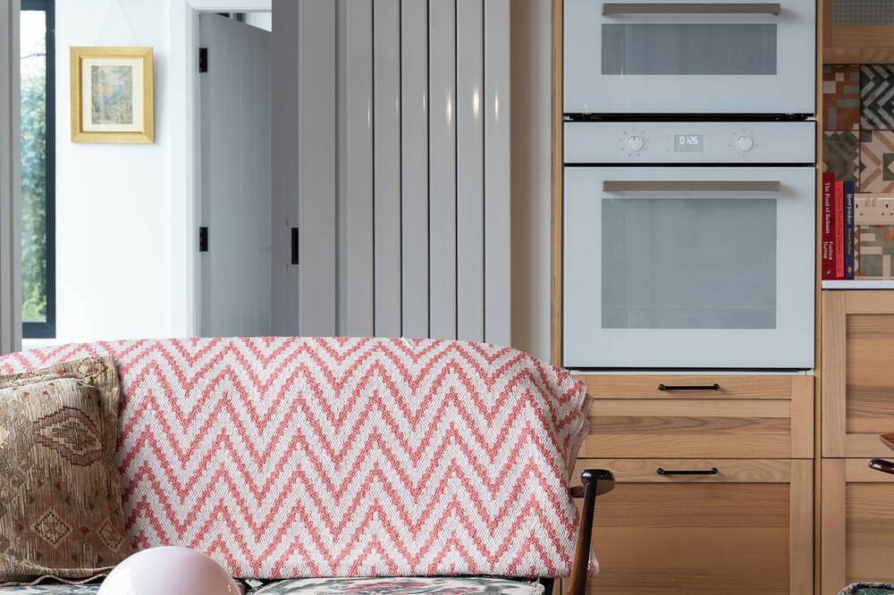 Modern architecture meets warm, eclectic comfort with a dash of Irish charm. in Omagh, Grafschaft Tyrone