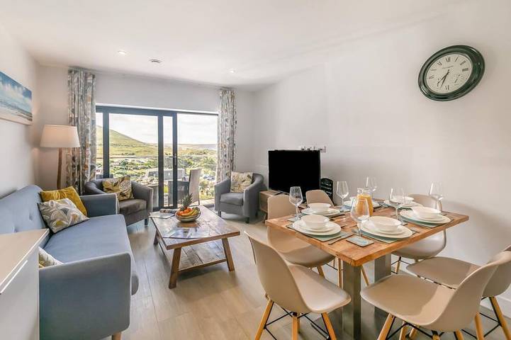 Cottage for 6 people, with hot tub and balcony as well as pool and garden in Woolacombe