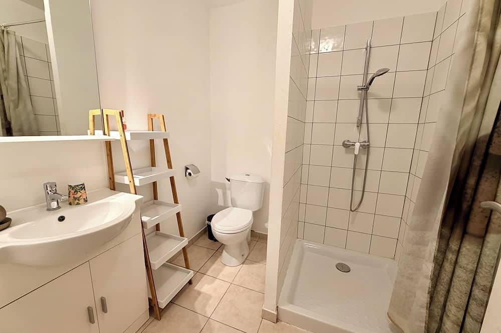 Appartement entier, Écureuil – Gîte, bassin & spa in Forcalquier, Parc naturel régional du Luberon