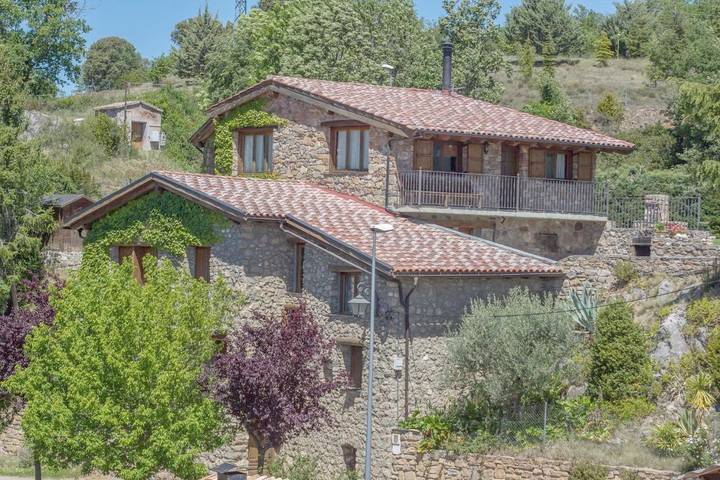 Casa rural para 15 personas, con Balcón y Terraza además de Jardín y Vistas en Pallars Sobirà