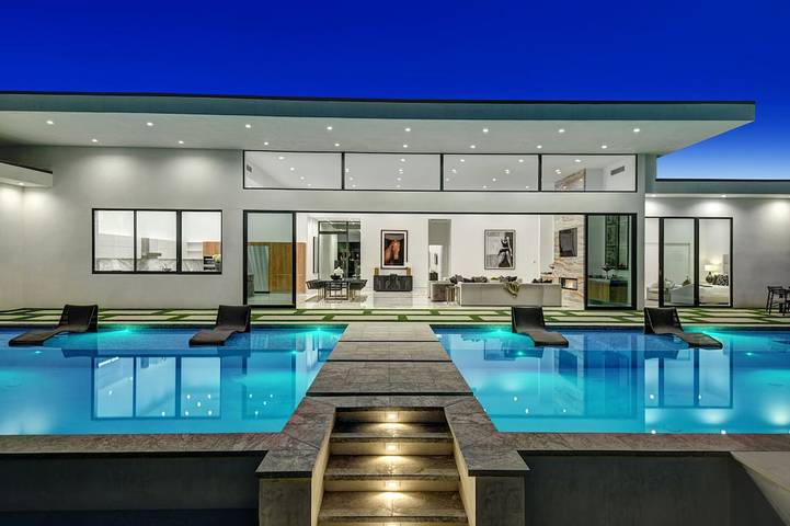 Ferienhaus für 10 Personen, mit Garten und Whirlpool sowie Terrasse - 1