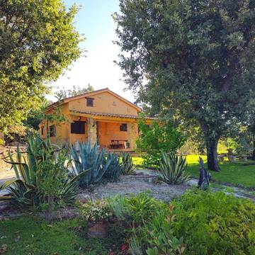 Gîte pour 4 personnes, avec piscine et vue ainsi que jardin et vue sur le lac à Candeleda