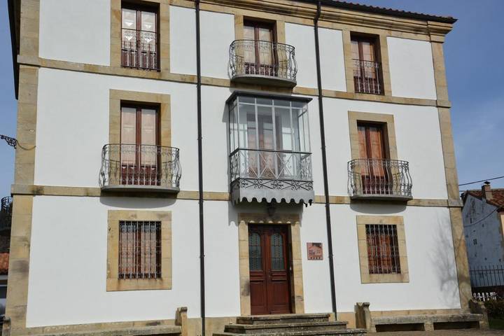Casa rural para 16 personas, con vistas y jardín en El Valle (Soria) - 2
