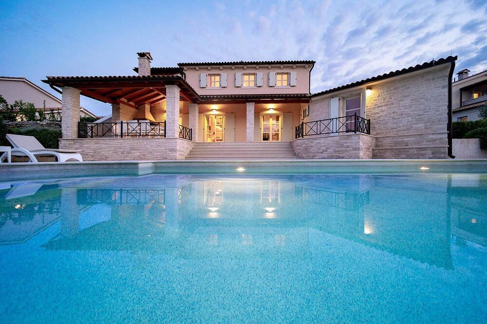 Villa Melita - 4 bedrooms with private pool in Kavran, Südküste Istrien