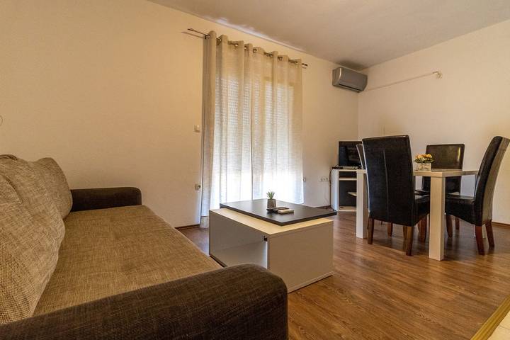 Ganze Wohnung, Komfortables Apartment mit Balkon und Meerblick in Neum in Neum, Bosnien und Herzegowina