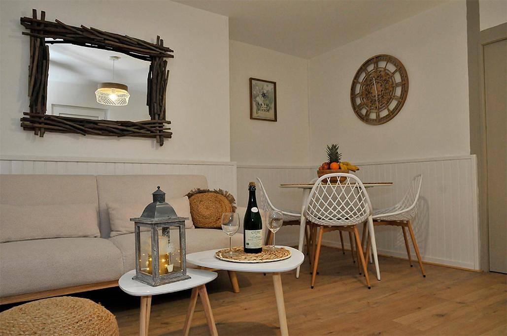 Appartement entier, One-Bedroom Apartment in Arromanches-les-Bains, Région de Bayeux