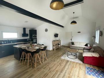Gîte pour 10 personnes, avec terrasse dans Mindin