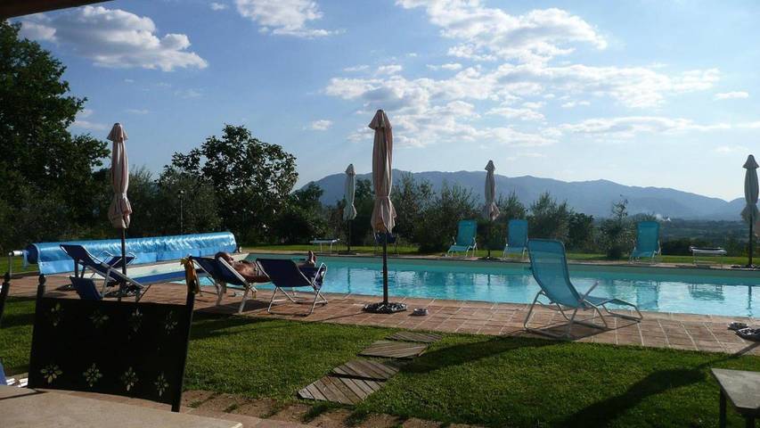 Location de vacances pour 6 personnes, avec vue ainsi que jardin et piscine, adapté aux familles à San Donato Val di Comino - 3