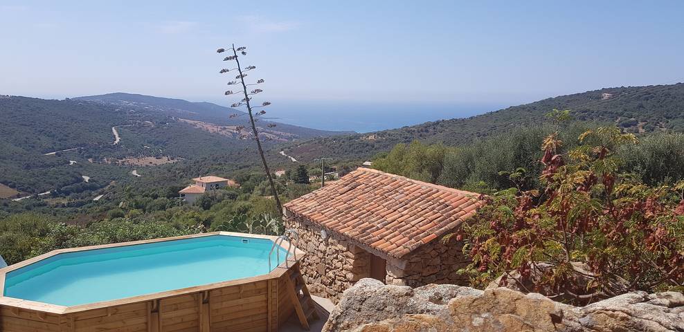 Agriturismo per 10 persone, con giardino, con animali domestici in Corsica