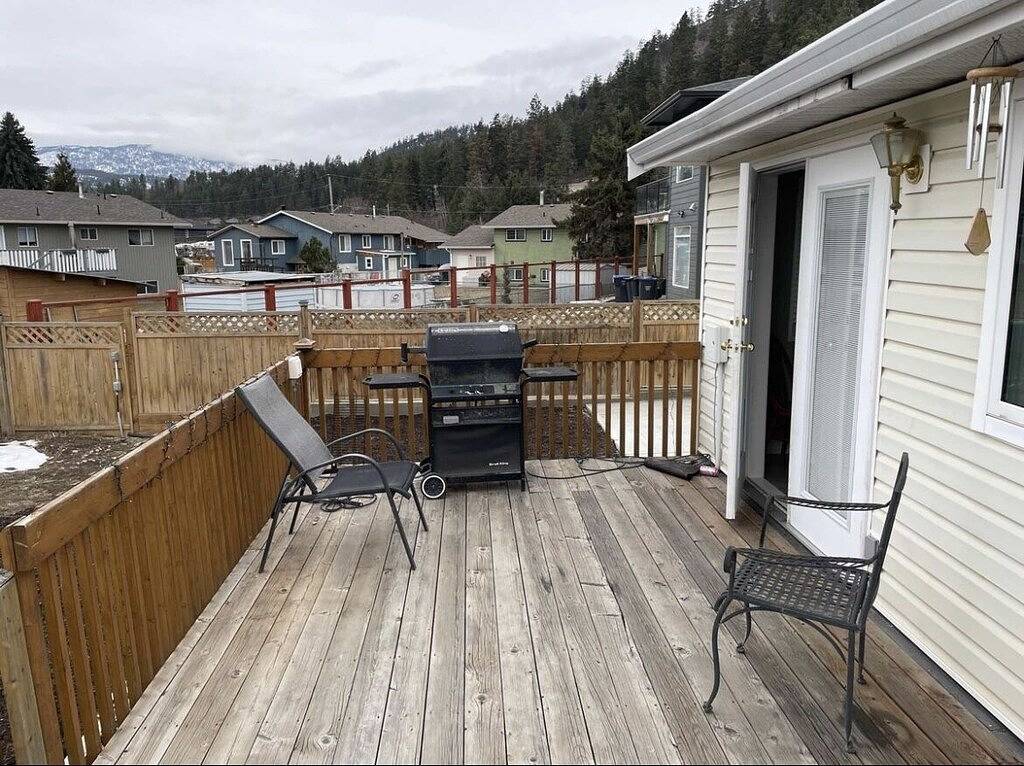 Victoria St Str in Peachland Bc - 5 mins from the beach in Peachland, Regional District of Central Okanagan