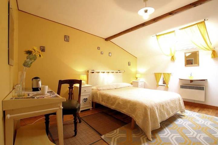 Chambre d’hôte pour 2 personnes, avec jardin à Polignac