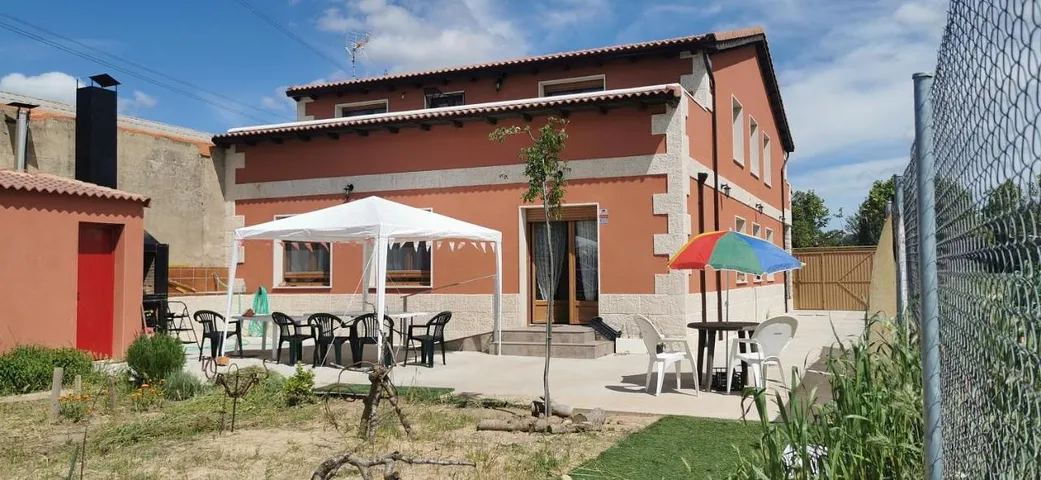Landhaus für 2 Personen, mit Ausblick und Pool sowie Garten, mit Haustier - 1
