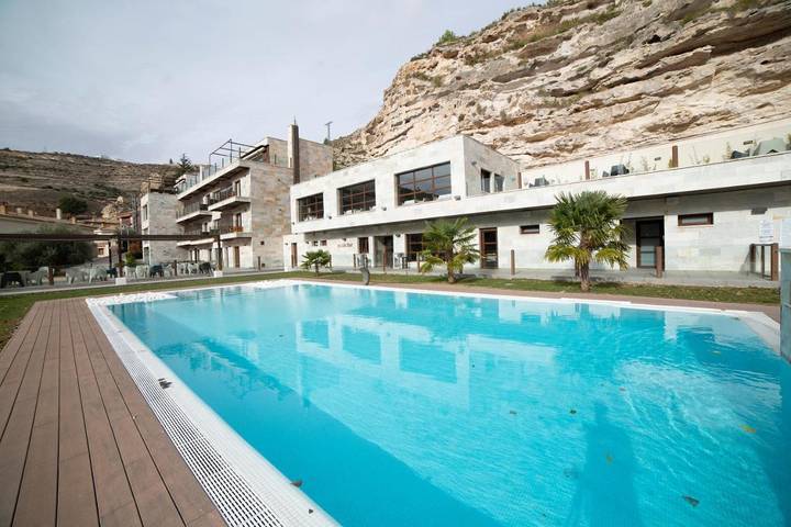 Chalet para 2 personas, con vistas y sauna además de jardín y piscina en La Manchuela - 3